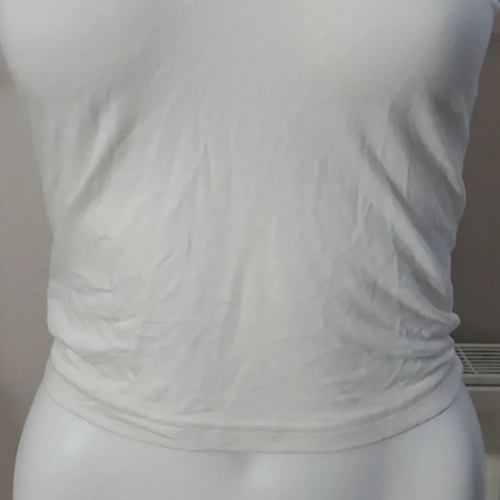 Super Soft criss cross ring neck sleeveless crop top- Small - Picture 4 of 7